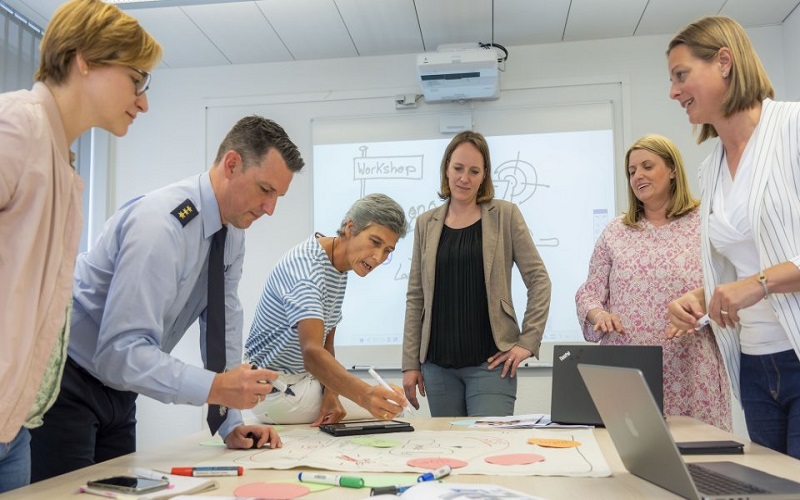 آوسبیلدونگ آوسبیلدونگ